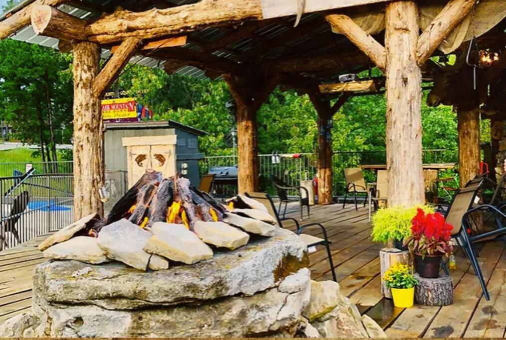 Stonegate Lodge King Bed Wifi 50 In Roku Tv Salt Water Pool Room # 101 Юрика Спрингс Экстерьер фото