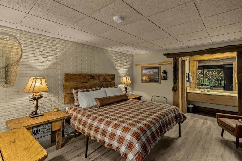 Stonegate Lodge King Bed Wifi 50 In Roku Tv Salt Water Pool Room # 101 Юрика Спрингс Экстерьер фото