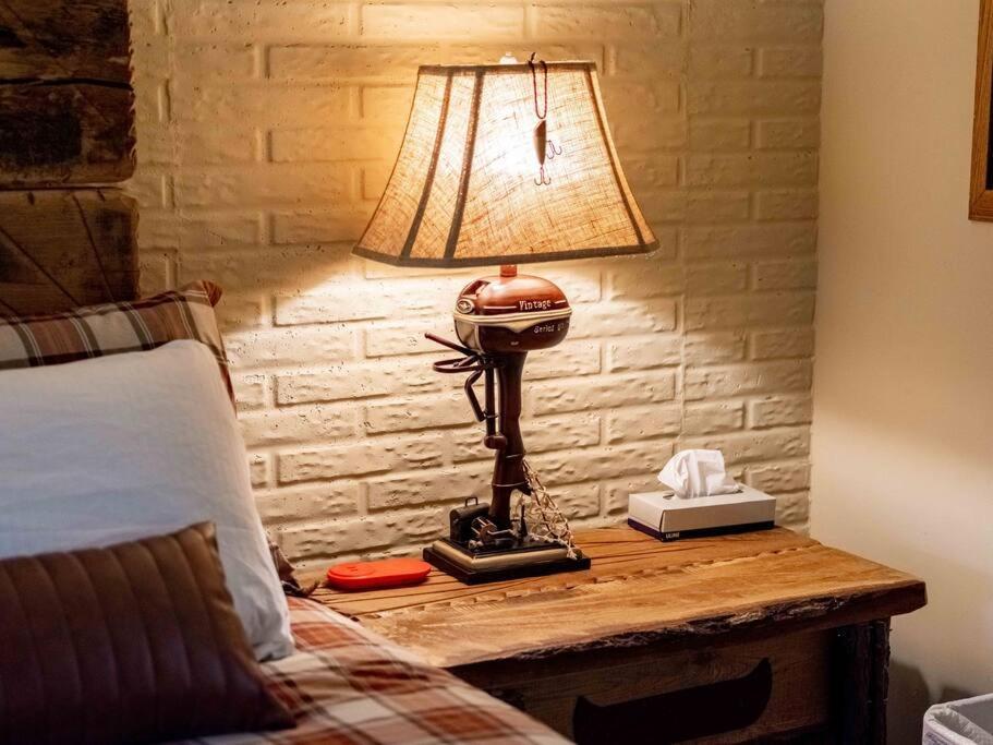 Stonegate Lodge King Bed Wifi 50 In Roku Tv Salt Water Pool Room # 101 Юрика Спрингс Экстерьер фото